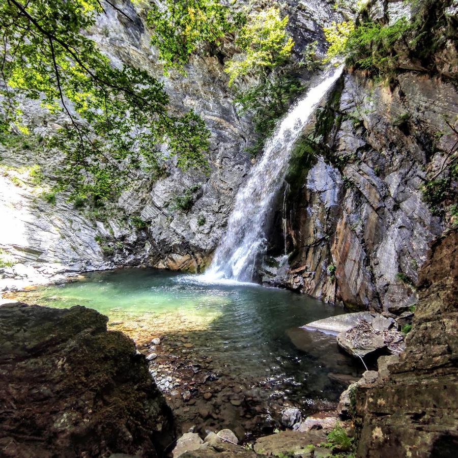 Вилла Eremo Gioioso Понтремоли Экстерьер фото